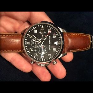 classic Men’s Michael Kors leather band watch